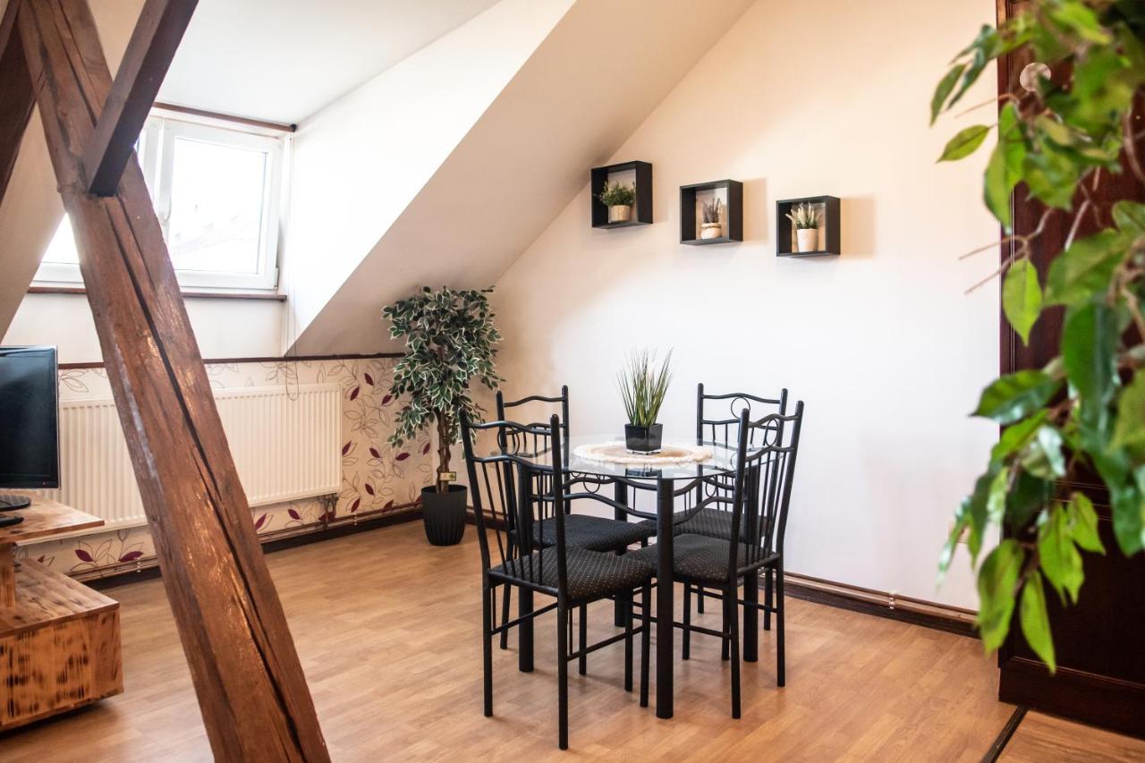 Podkrovni Apartman S Vyhledem Na Namesti Lomnice nad Lužnicí Exterior foto