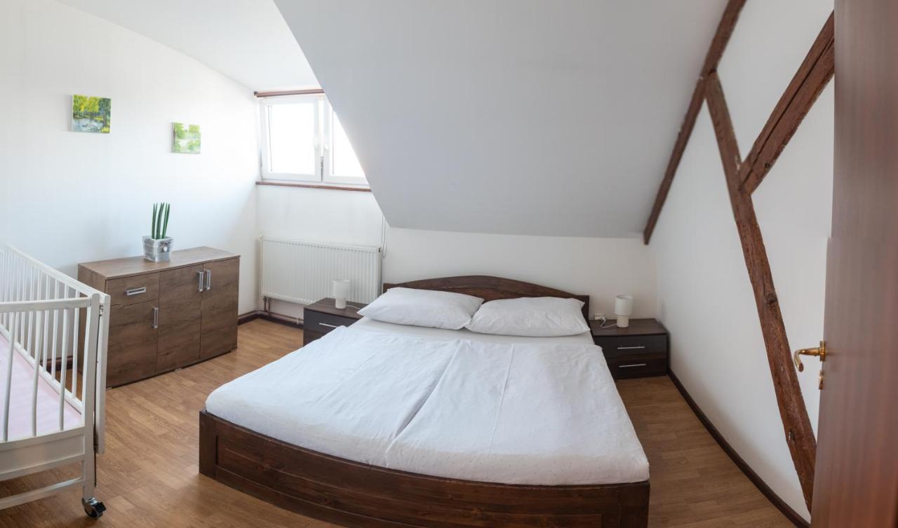 Podkrovni Apartman S Vyhledem Na Namesti Lomnice nad Lužnicí Exterior foto