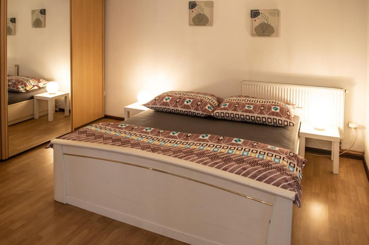 Podkrovni Apartman S Vyhledem Na Namesti Lomnice nad Lužnicí Exterior foto
